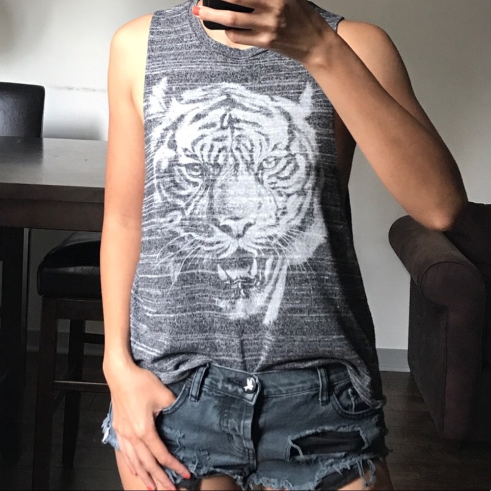 Tiger Heather Grey Muscle Tee Brandy Melville EUC
